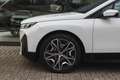 BMW iX xDrive50 / Sportpakket / Panoramadak Sky Lounge / Wit - thumbnail 4