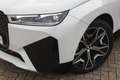 BMW iX xDrive50 / Sportpakket / Panoramadak Sky Lounge / Wit - thumbnail 30