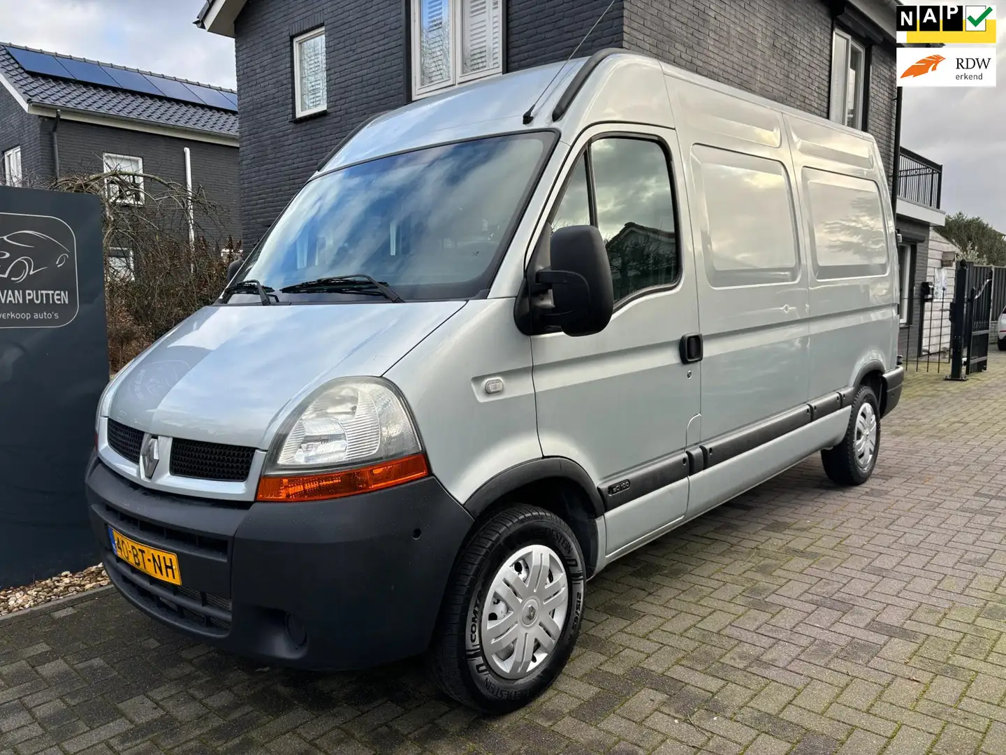 Renault Master T33 2.5dCi L2H2 Automaat - 1