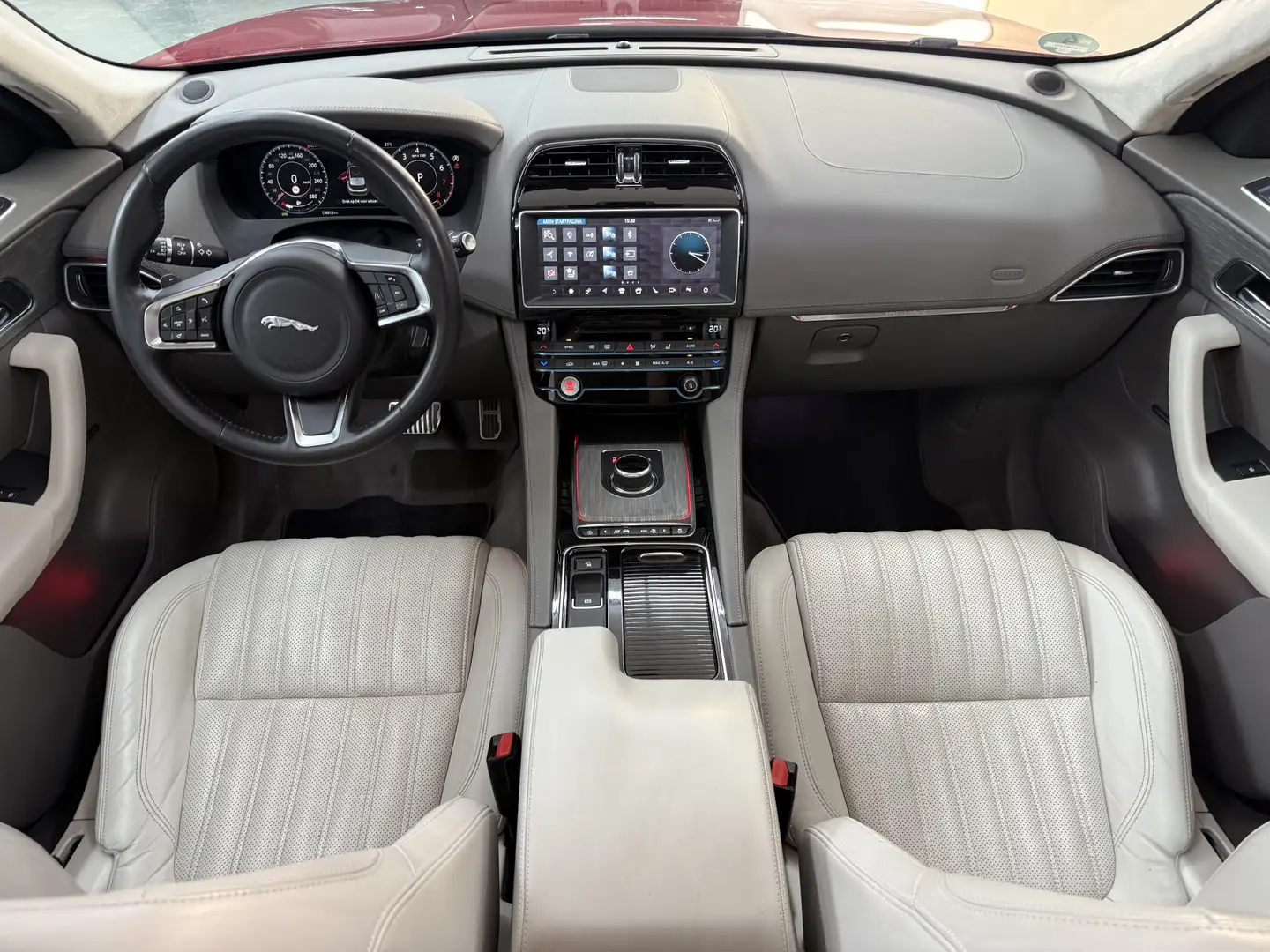 Jaguar F-Pace 2.0t AWD Prestige, 300Pk, 2018, 2de eigenaar, Deal Rouge - 2