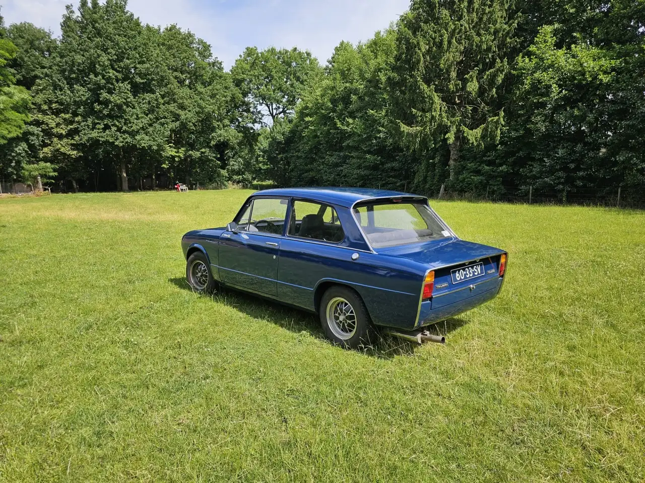 Triumph Saloon coach, foto 6
