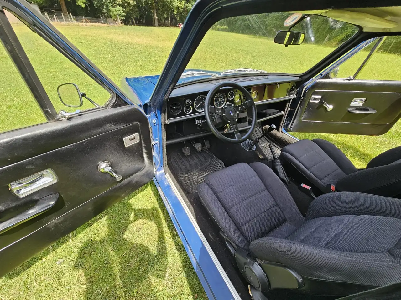 Triumph Saloon coach, foto 10