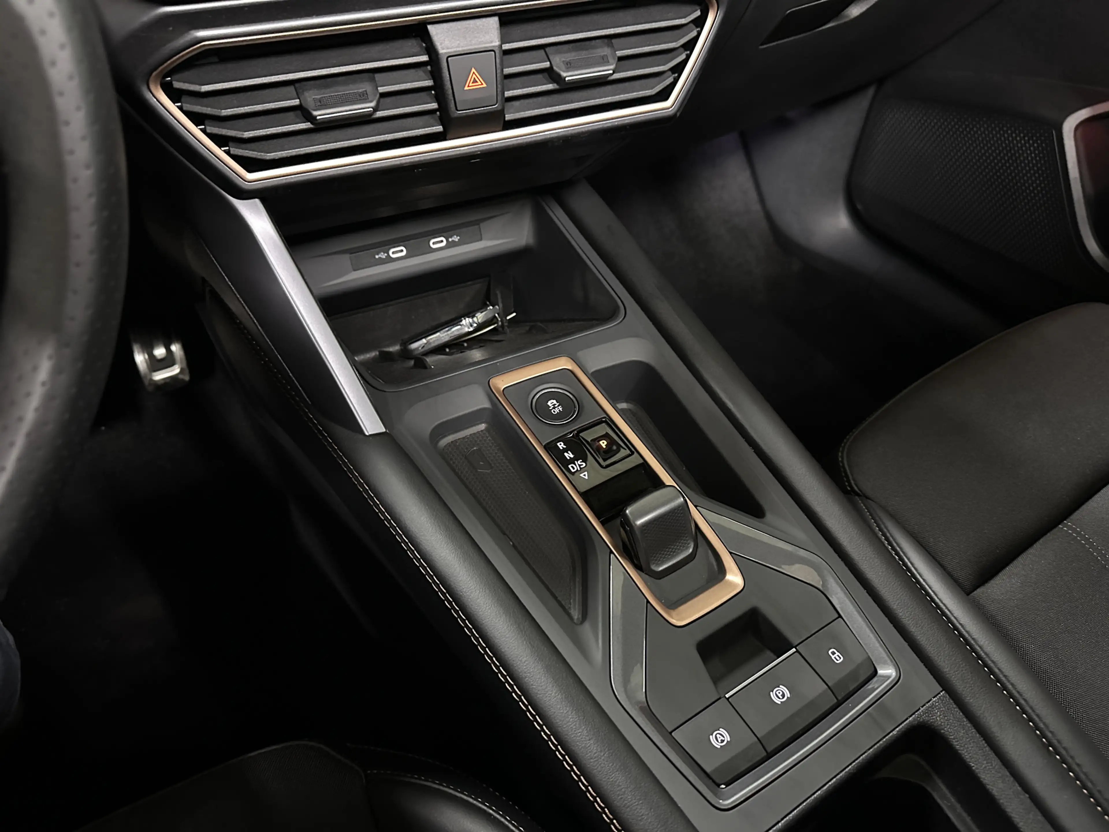 CUPRA Formentor 1.5 eTSI 150pk Business | Wegklapbare trekhaak | P — photo 20
