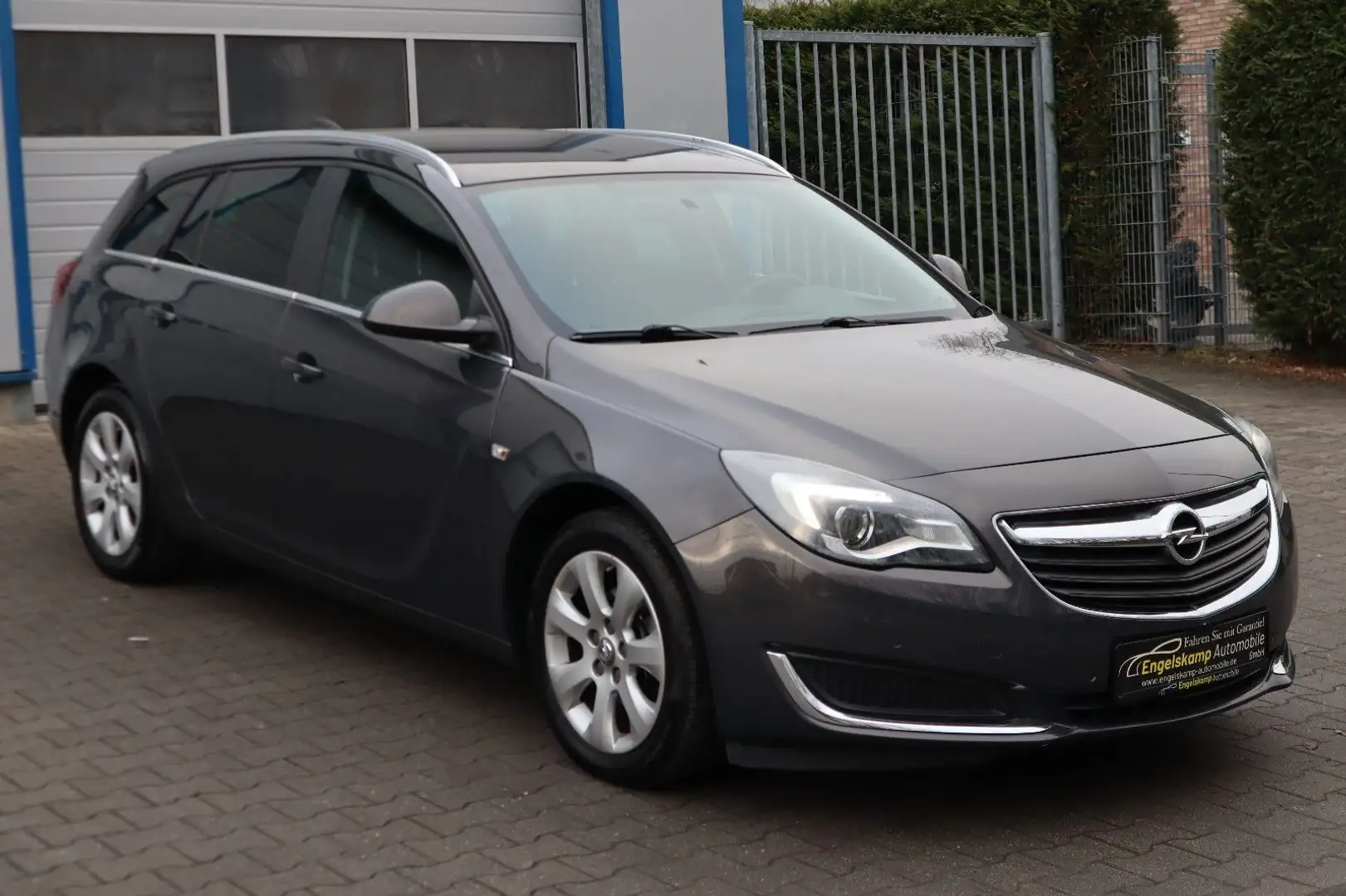 Opel Insignia A Sports Tourer/NAVI/SHZ/PDC/TÜV NEU Gris - 1