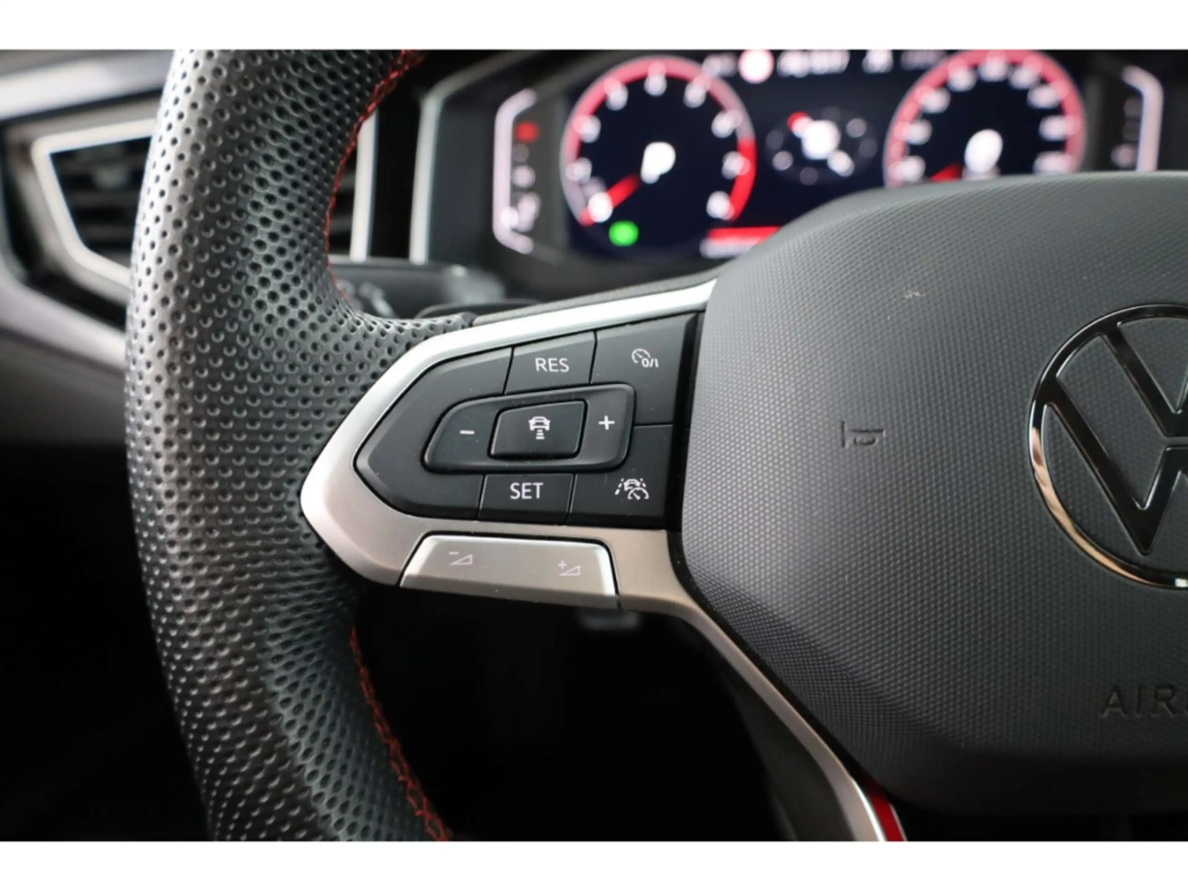 Volkswagen Polo GTI 2.0 TSI OPF — photo 14