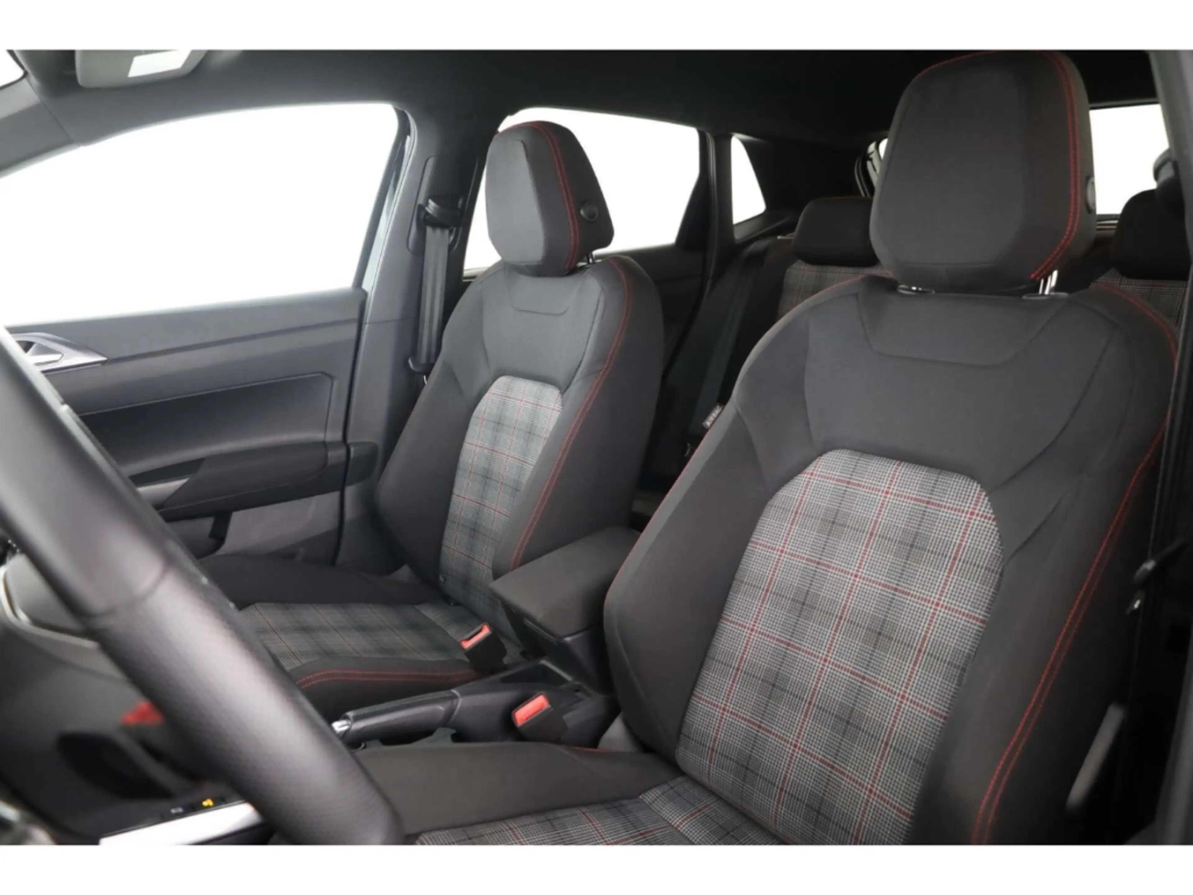 Volkswagen Polo GTI 2.0 TSI OPF — photo 10