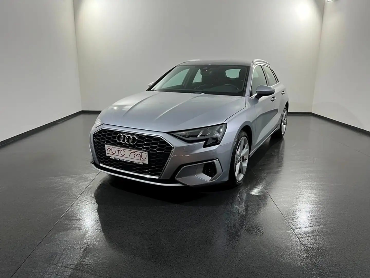 Audi A3 Sportback 35 TDI advanced S-tronic *MMI NAVI*LED* Silber - 2