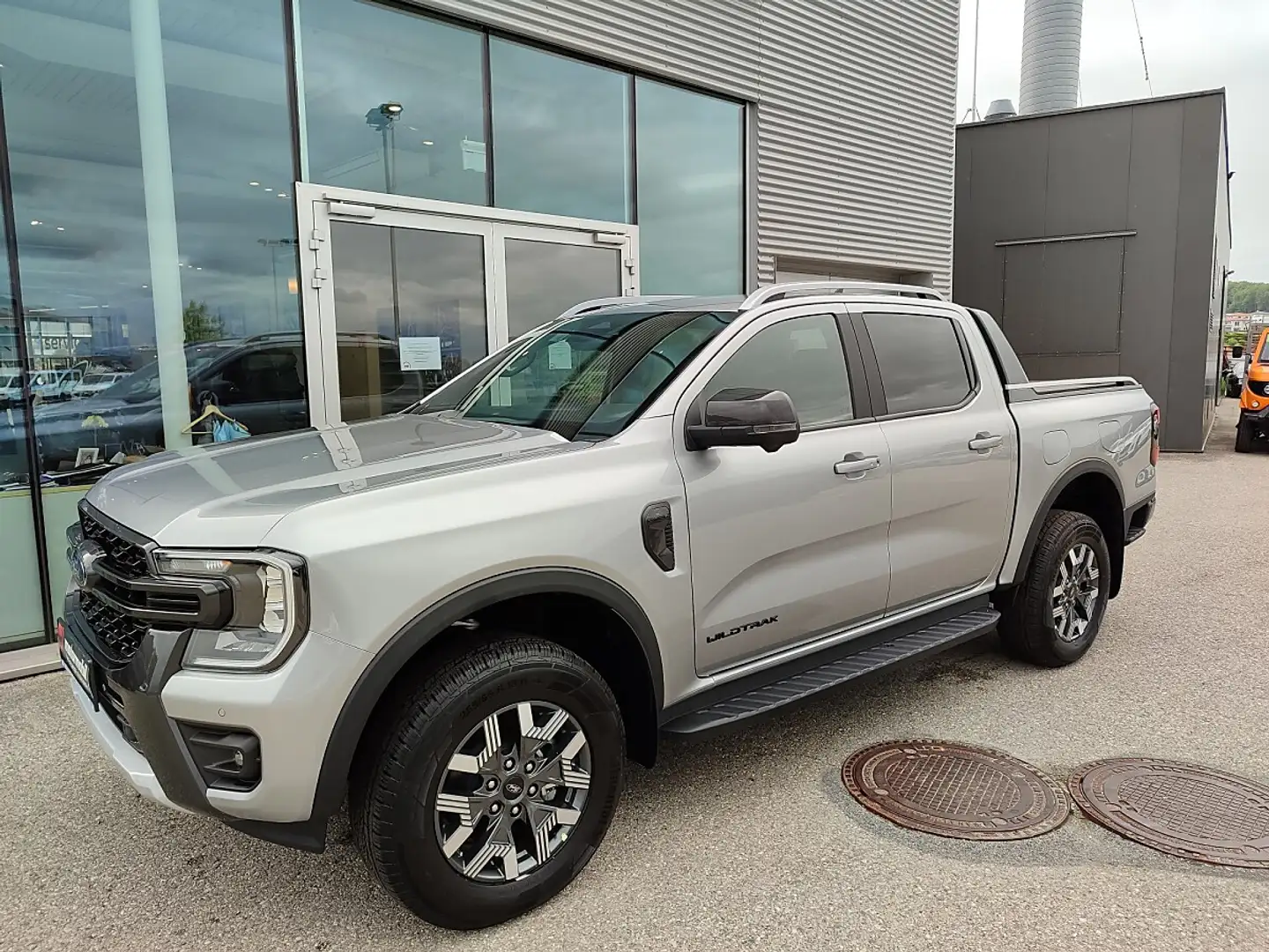 Ford Ranger Ranger Doppelkabine Wildtrak e-4WD 2.3 EcoBoost... Silber - 1