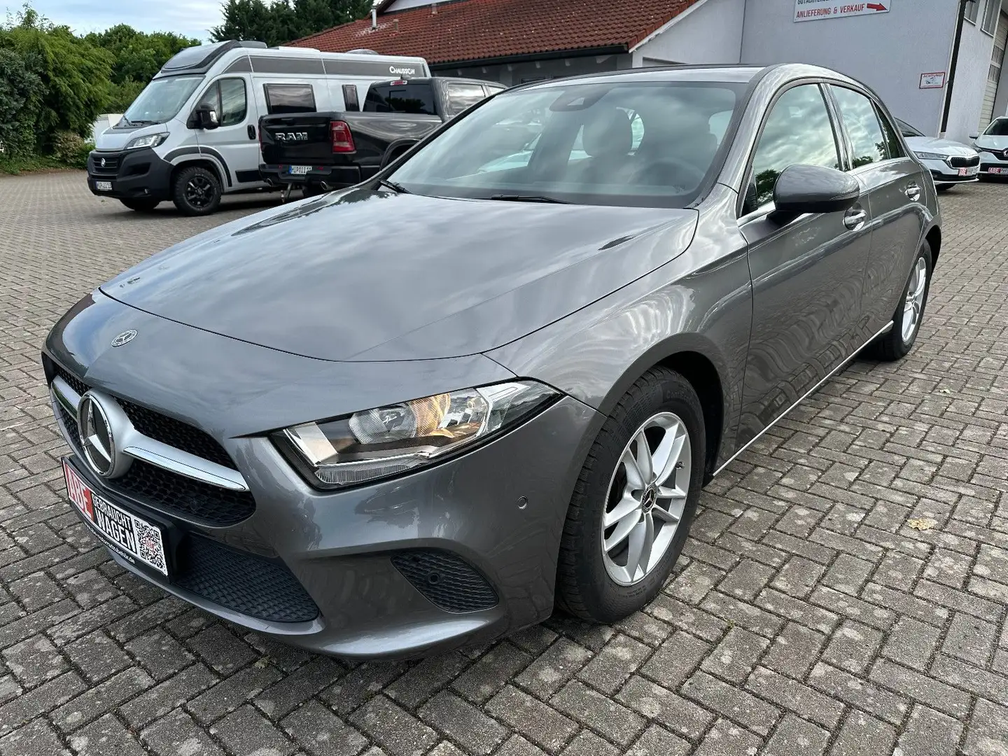 Mercedes-Benz A 180 A -Klasse A 180 d Grau - 1