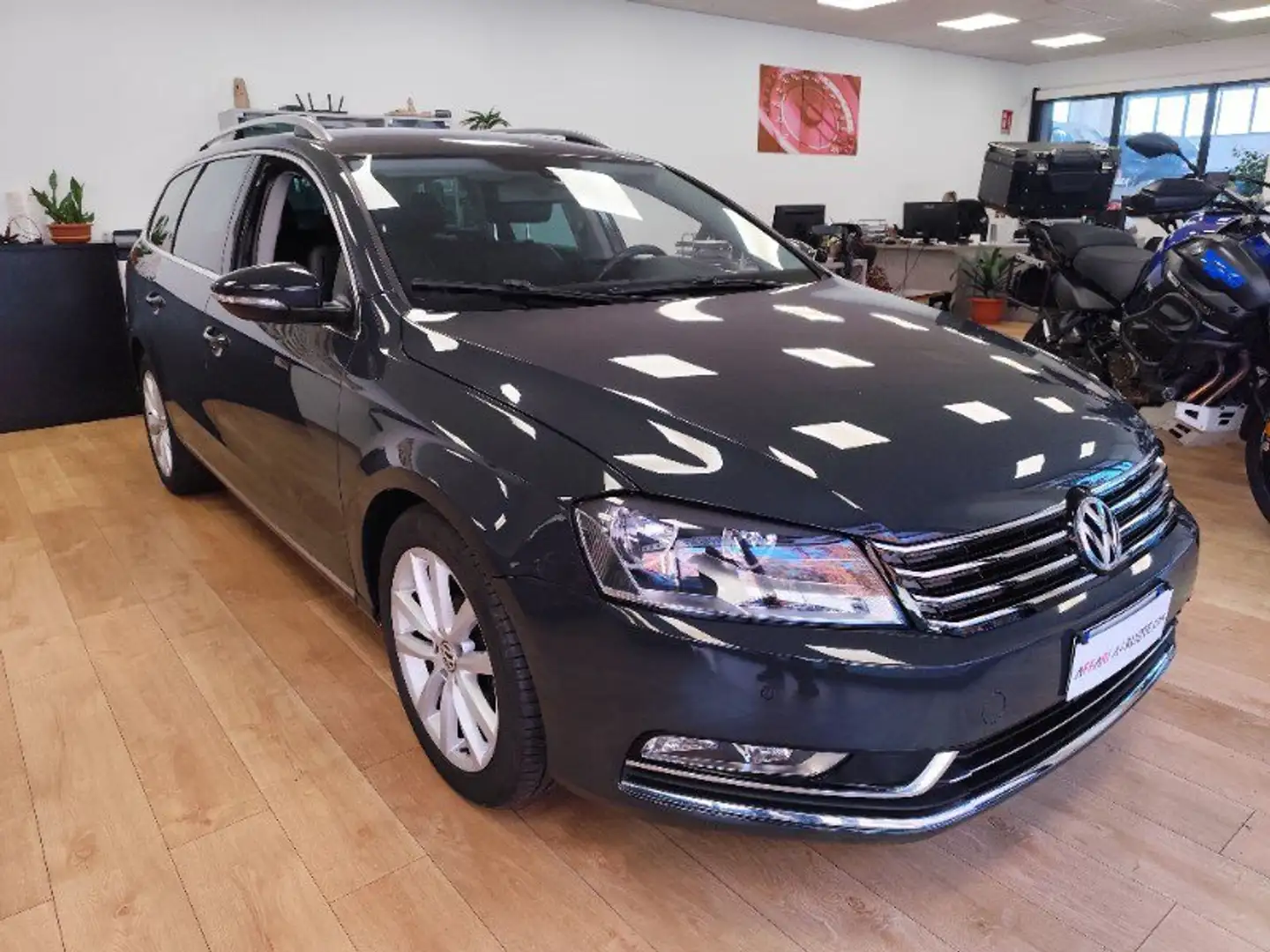 Volkswagen Passat Variant 1.8 TSI Highline Distribuzione Tagliandi Grigio - 2