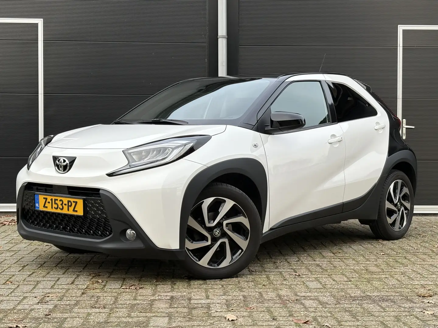 Toyota Aygo X 1.0 VVT-i MT Pulse | Camera | Carplay | NL-auto Wit - 1