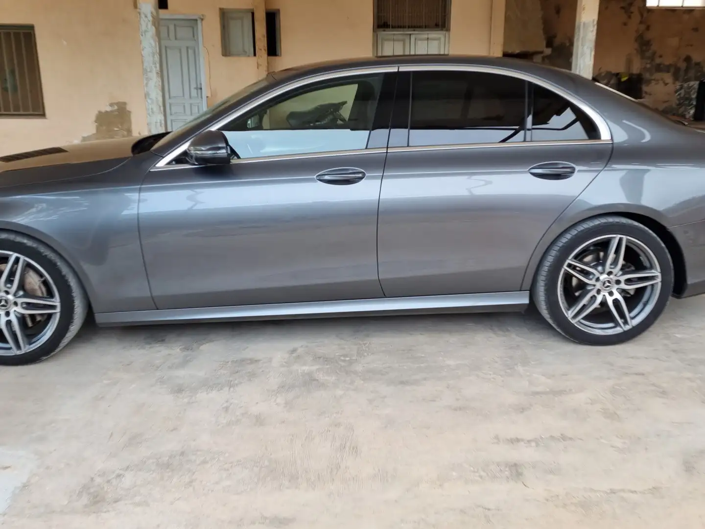 Mercedes-Benz E 220 220d 4Matic 9G-Tronic 194 Gris - 1