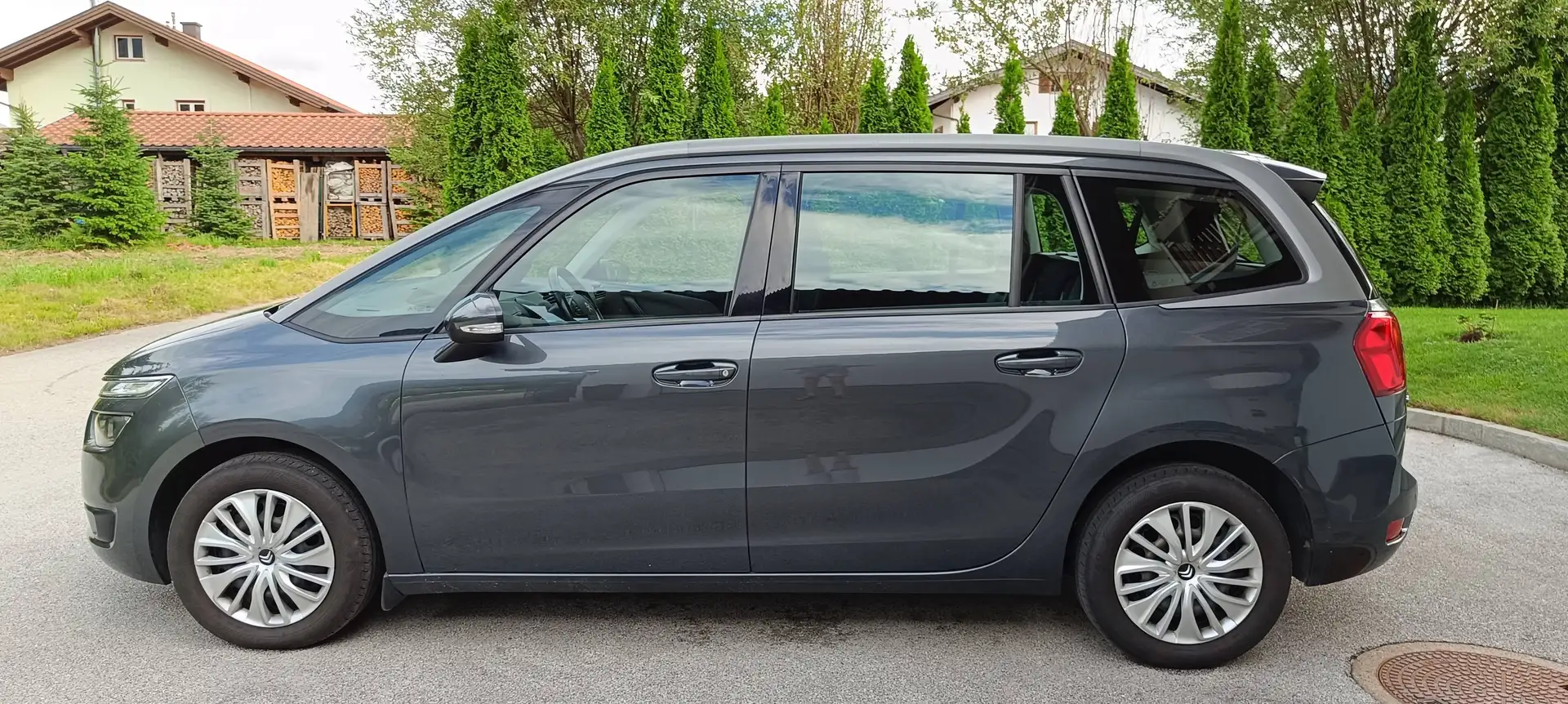 Citroen Grand C4 Picasso Grand C4 Picasso e-HDi 115 6-Gang Attraction Attraction Grau - 2