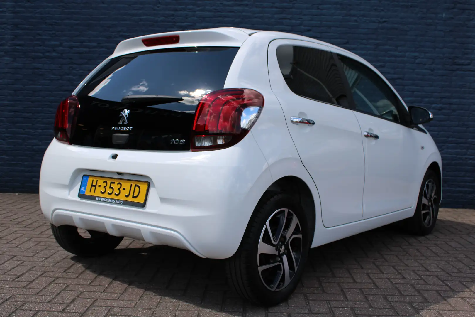 Peugeot 108 1.0 e-VTi Allure | Navi by app | Camera | Climate Blanc - 2