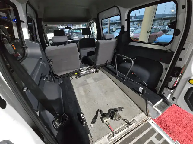 Ford Tourneo Connect Lang Rollstuhlrampe