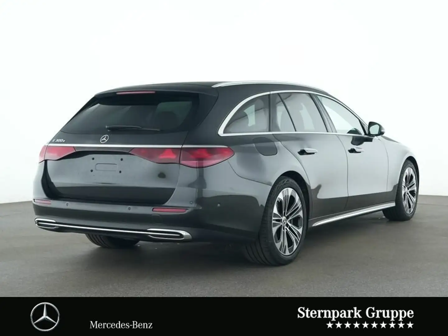 Mercedes-Benz E 300 E 300 e T Excl.+ Superscreen+Digi.L+Leder+Distr. Grau - 2