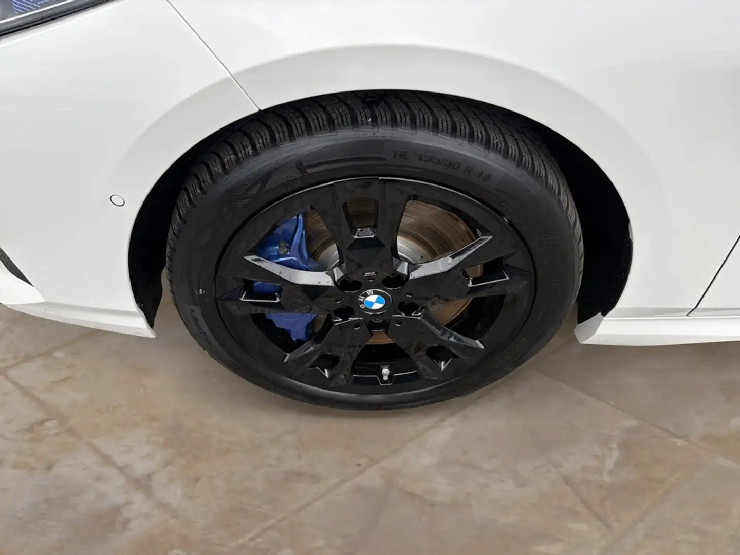 BMW 1er M Coupé M135 xDrive / NP= 64.140,- / Adapt. LED / HeadUp Weiß - 2