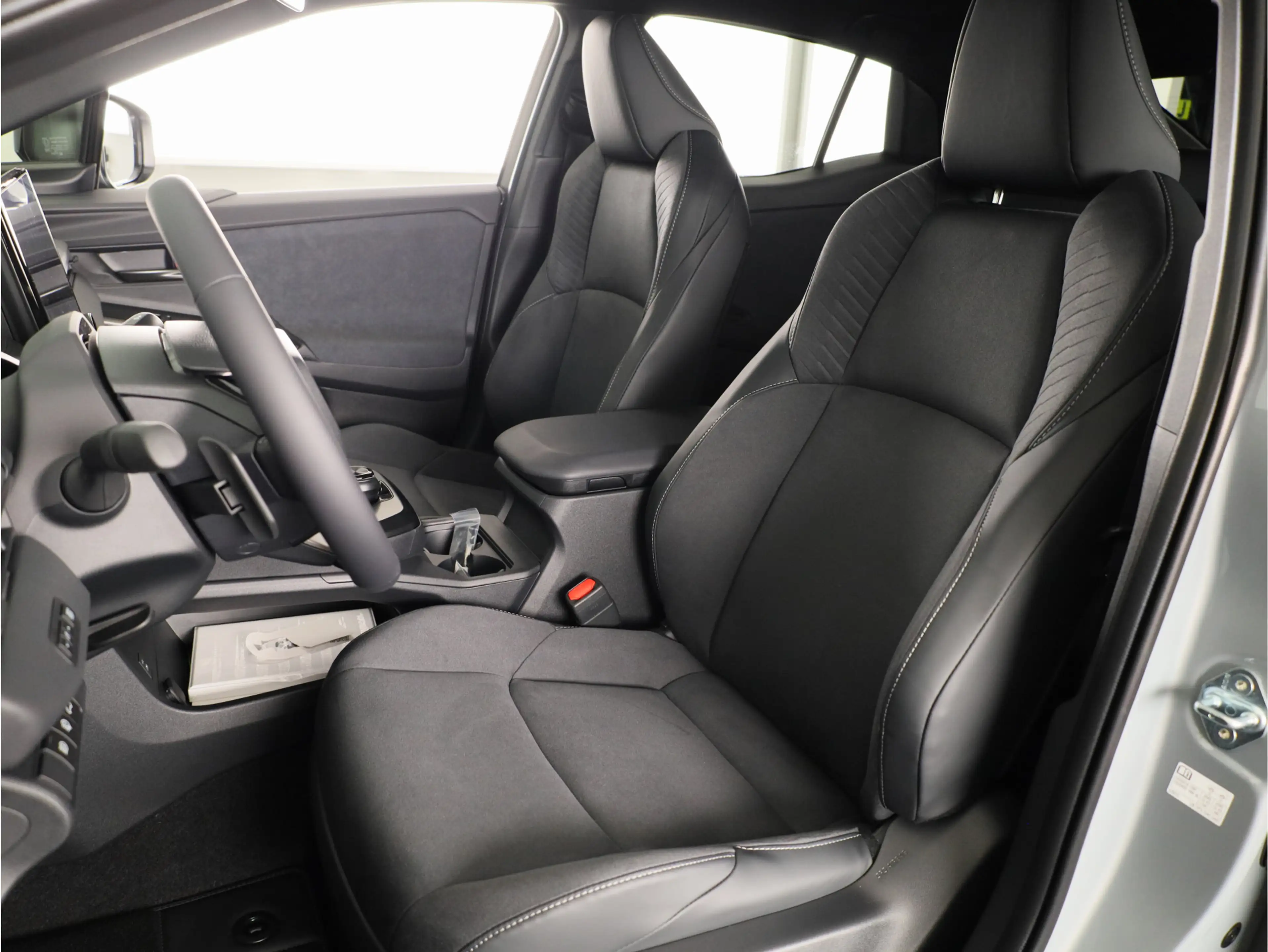 Toyota C-HR+ Executive AWD 77 kWh *NIEUW* | Direct leverbaar! | — photo 13