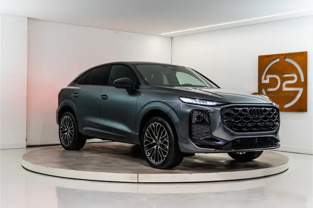Audi Q3 view 7