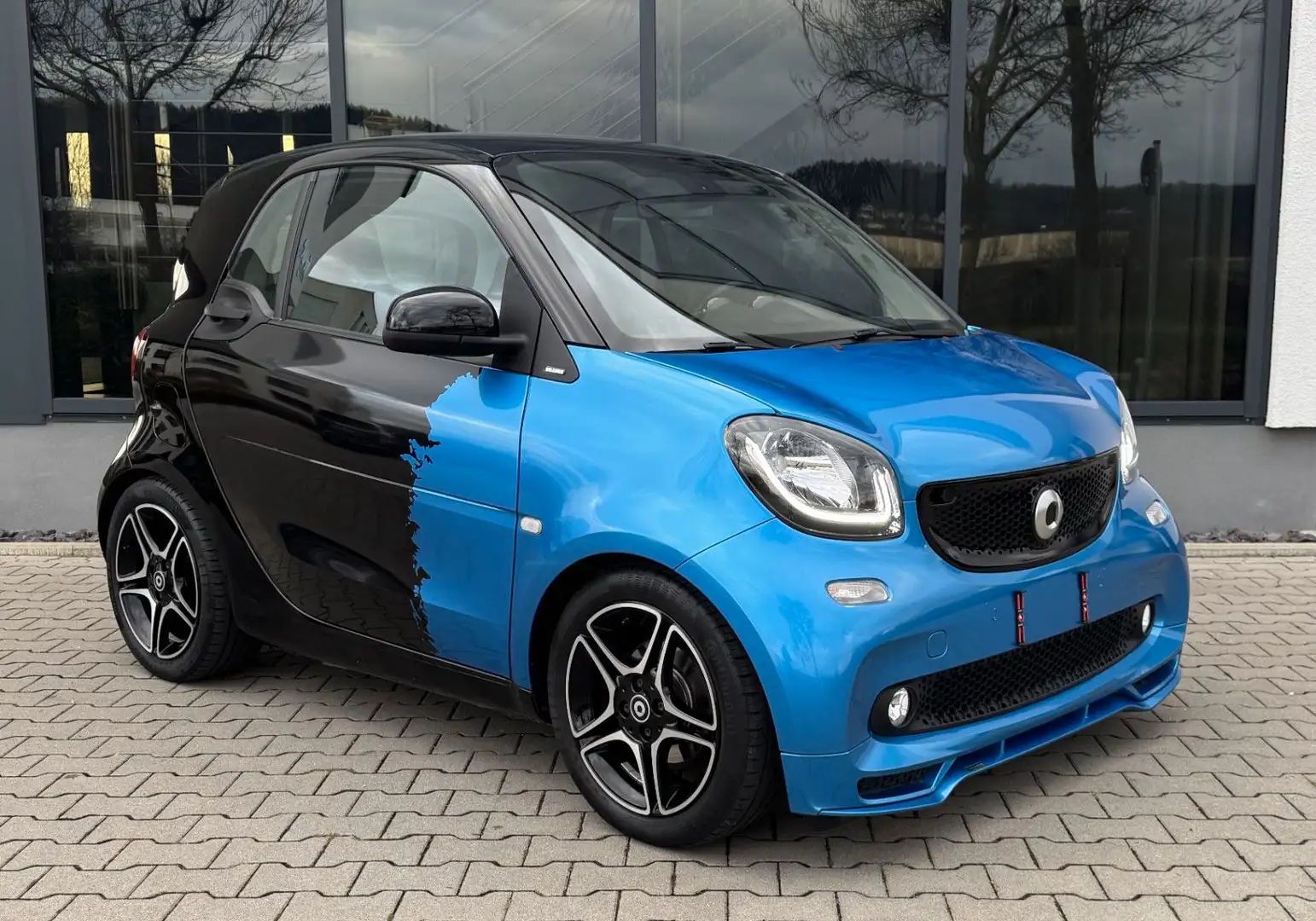 smart forTwo Smart ForTwo Coupe Automatik*Brabus*Pano*SHZ*Fox Schwarz - 2