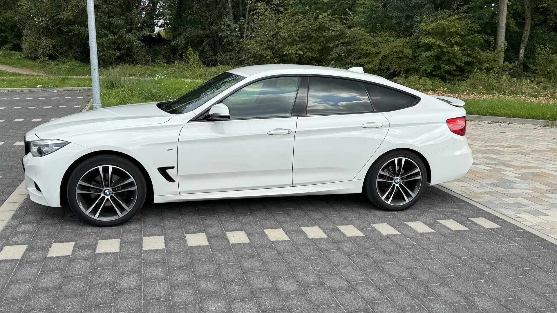 BMW 320 320 d M Sport Weiß - 2