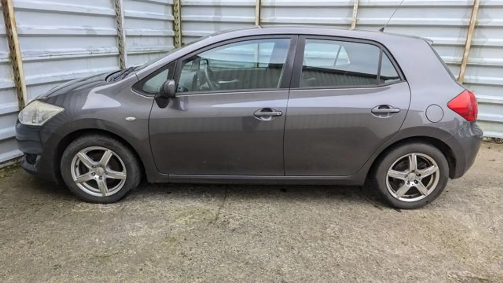 Toyota Auris *Alufelgen*Anhängerkupplung*Tüv:09/2026* Grey - 2