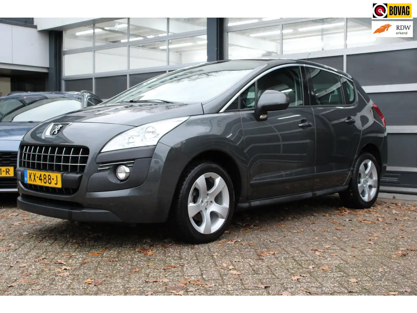 Peugeot 3008 1.6 VTi Active Grau - 1