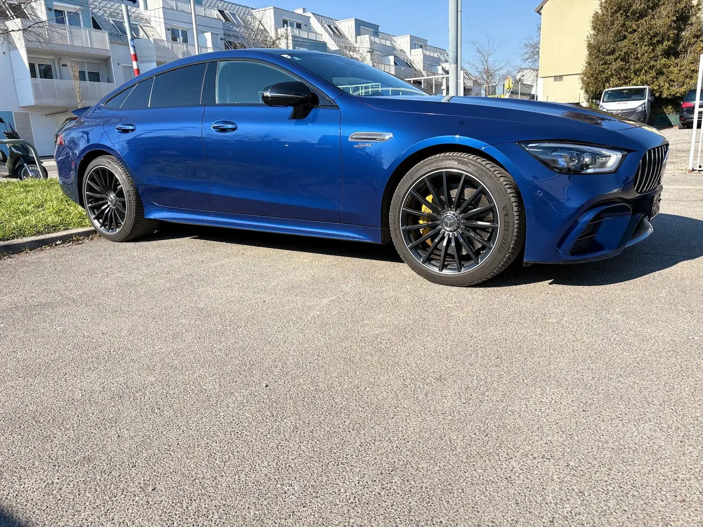 Mercedes-Benz AMG GT 43 4MATIC+*PANO*SOFT*BURMSTR.*LUFT*360° Blau - 1