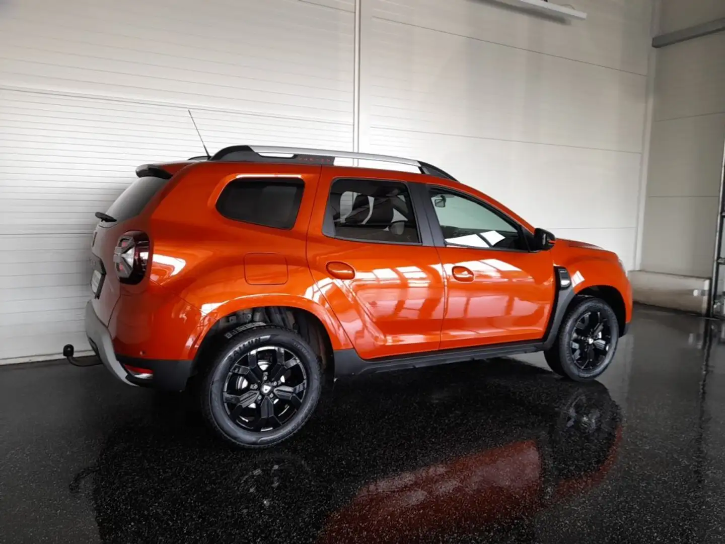 Dacia Duster EXTREME 4x4 *LED / NAVI / TEILLEDER / 360° KAMERA / TEMPOMAT / TOTWINKELASS. / KLIMAAUT.* Orange - 2