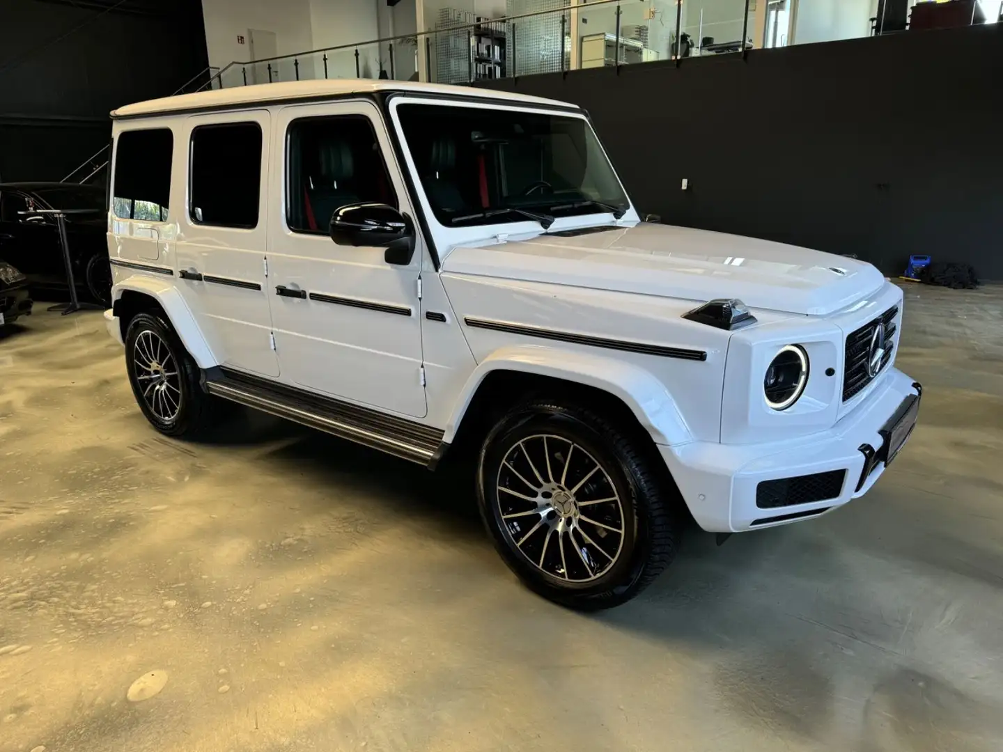 Mercedes-Benz G 500 AMG-LINE MASSAGE/LEDER EXCLUSIVE/DISTRONIK Белый - 2