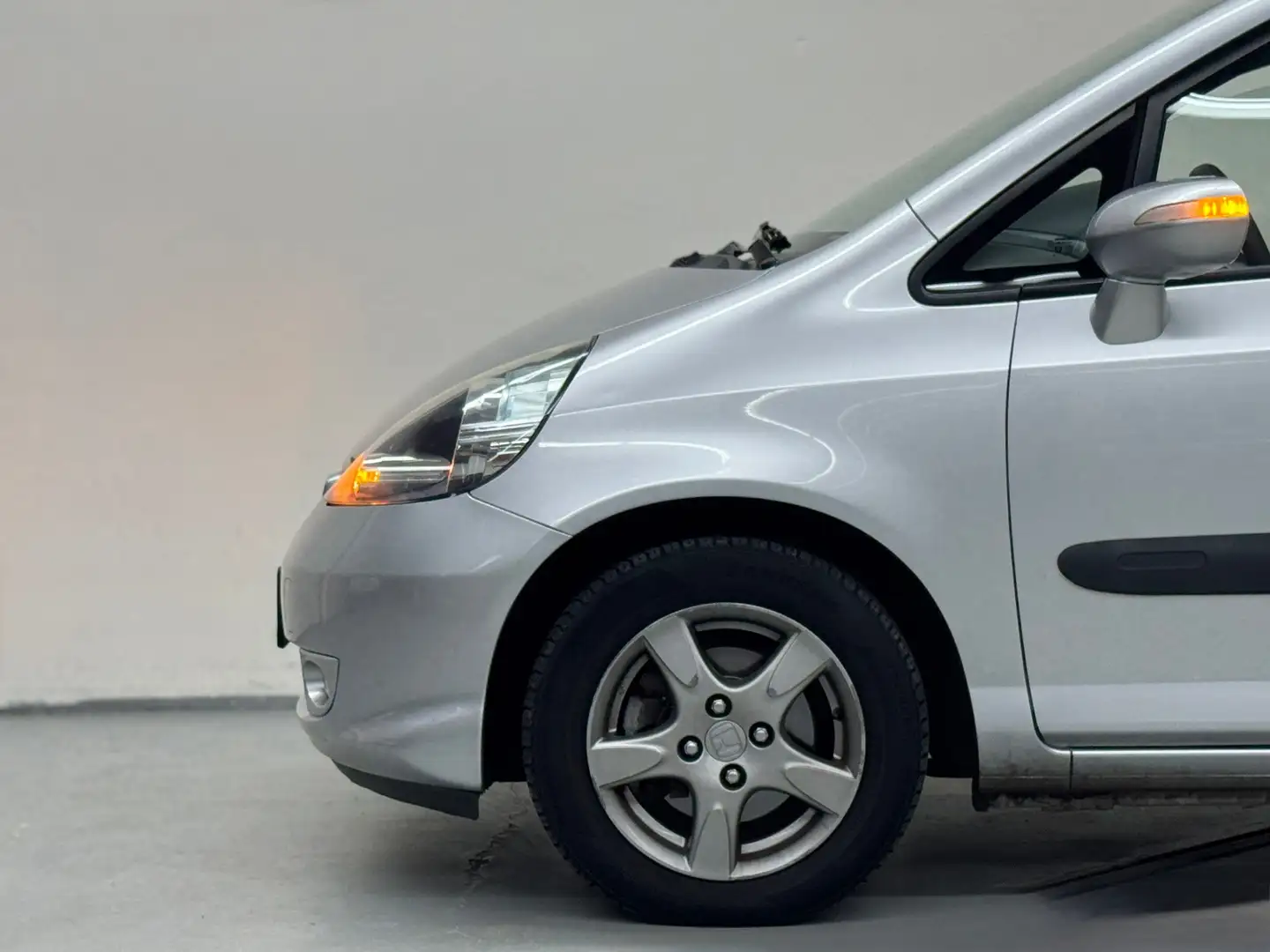 Honda Jazz 1.4 LS Automaat Airco Nieuwe APK NL Auto Gris - 2