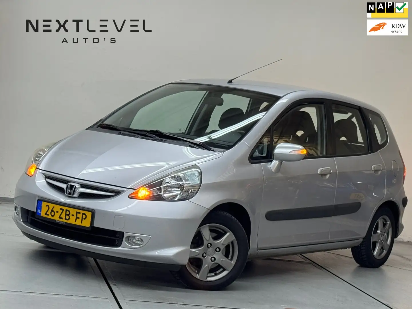 Honda Jazz 1.4 LS Automaat Airco Nieuwe APK NL Auto Gris - 1