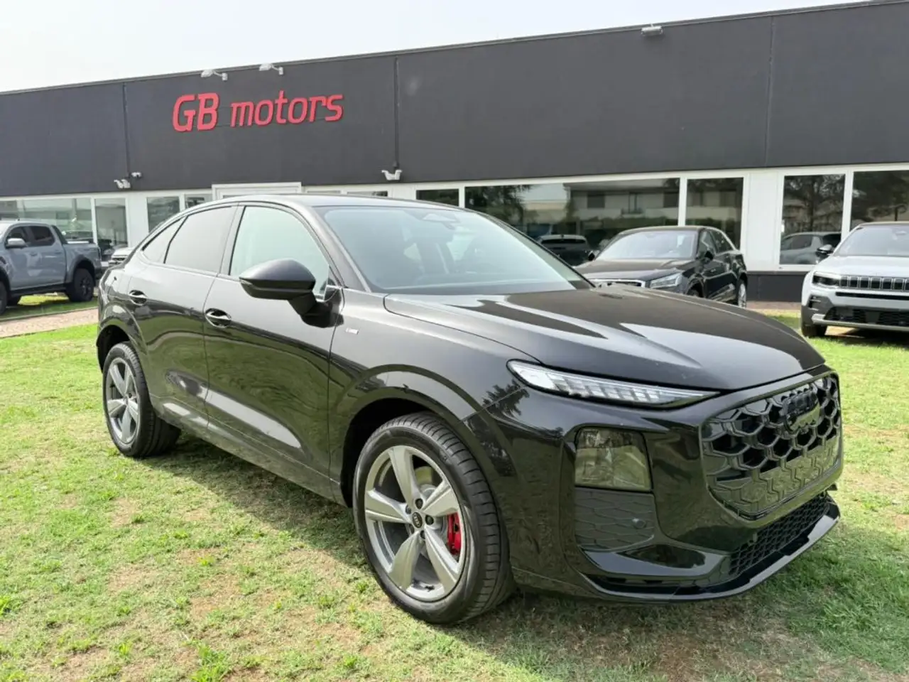 Audi Q3 SPB TDI 110 kW S tronic S Line ed. NAVI TECH PRO, миниатюра 2