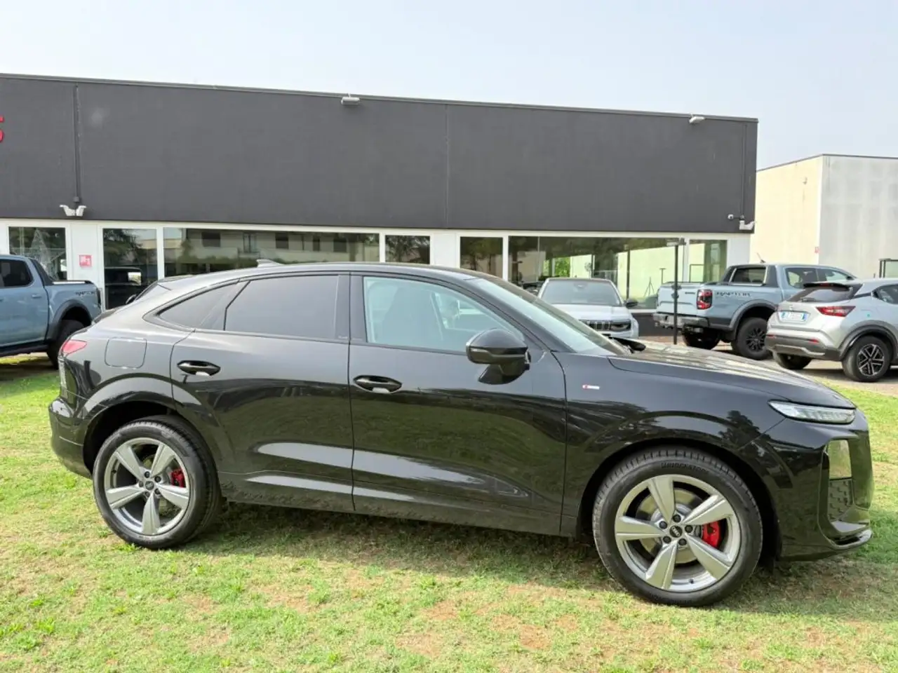 Audi Q3 SPB TDI 110 kW S tronic S Line ed. NAVI TECH PRO, миниатюра 3