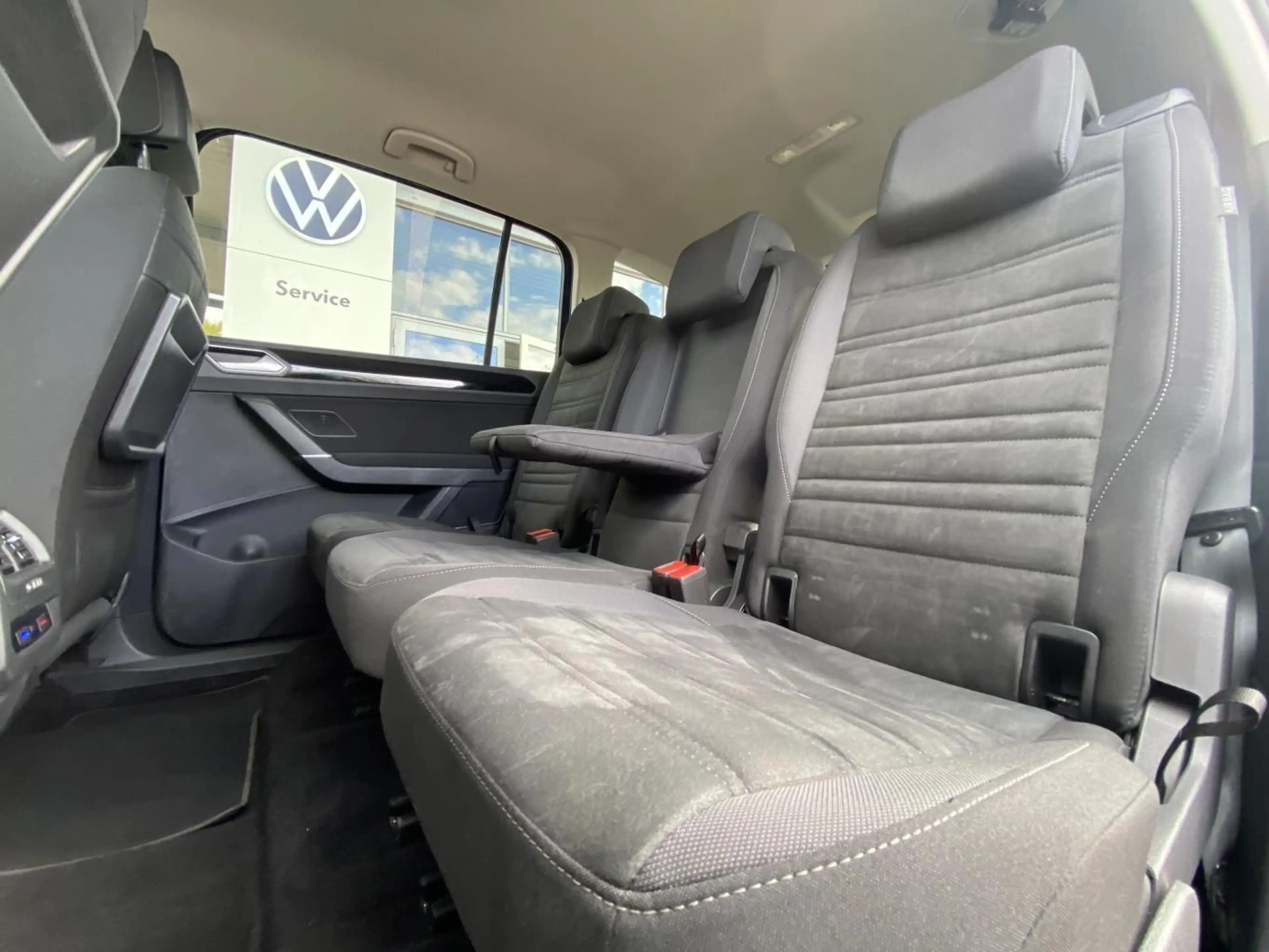 Volkswagen Touran 1.5 TSI HIGHLINE DSG 7-SITZER 7-SITZER AC — photo 12