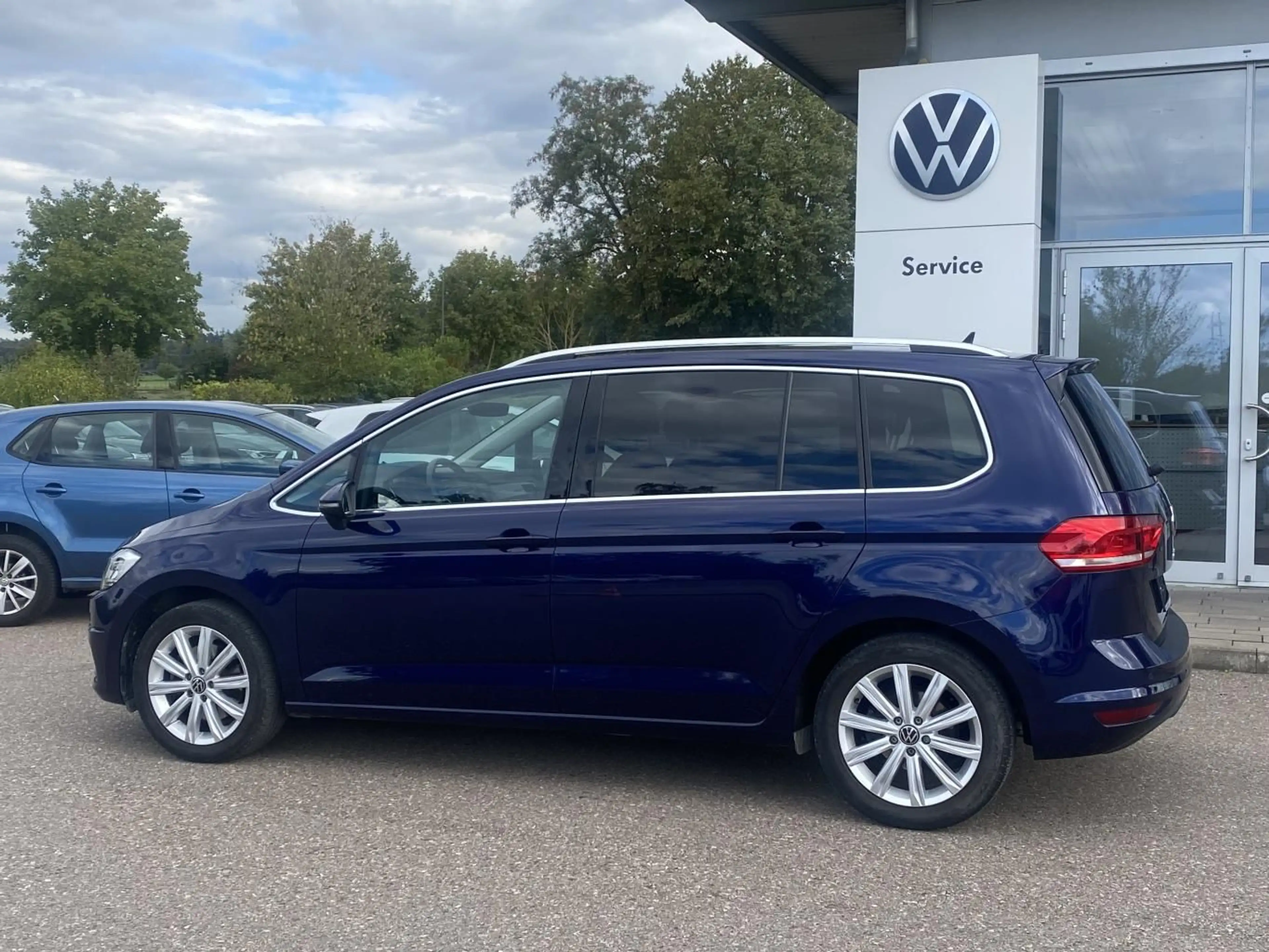 Volkswagen Touran 1.5 TSI HIGHLINE DSG 7-SITZER 7-SITZER AC — photo 3