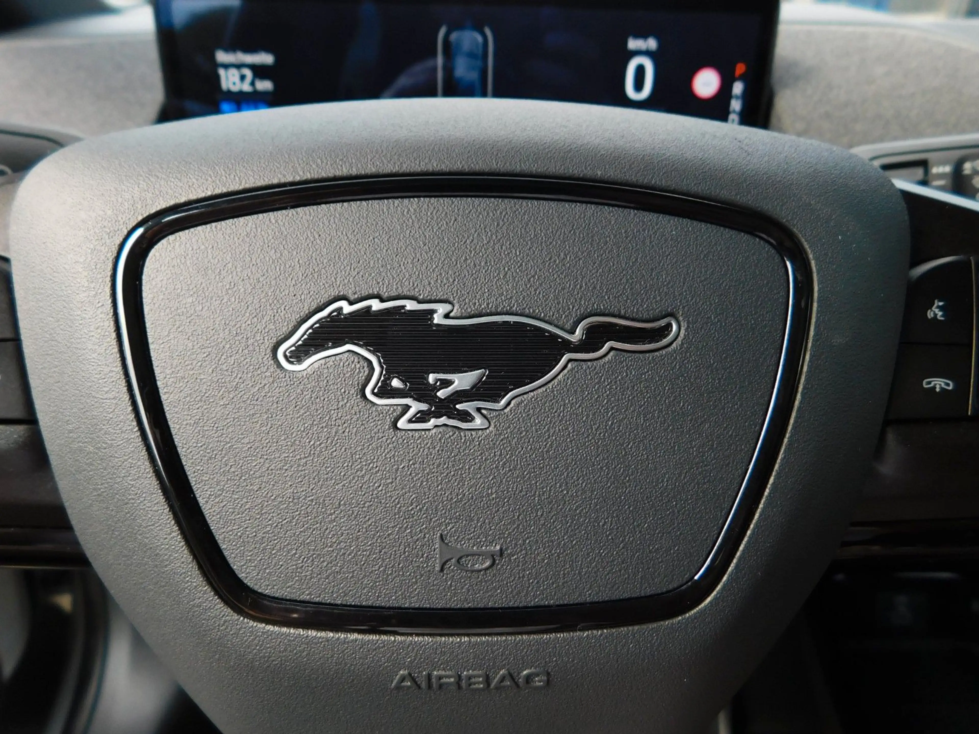 Ford Mustang Mach-E MUSTANG MACH-E Ext. Range PREMIUM AWD+360°+Pano — photo 5