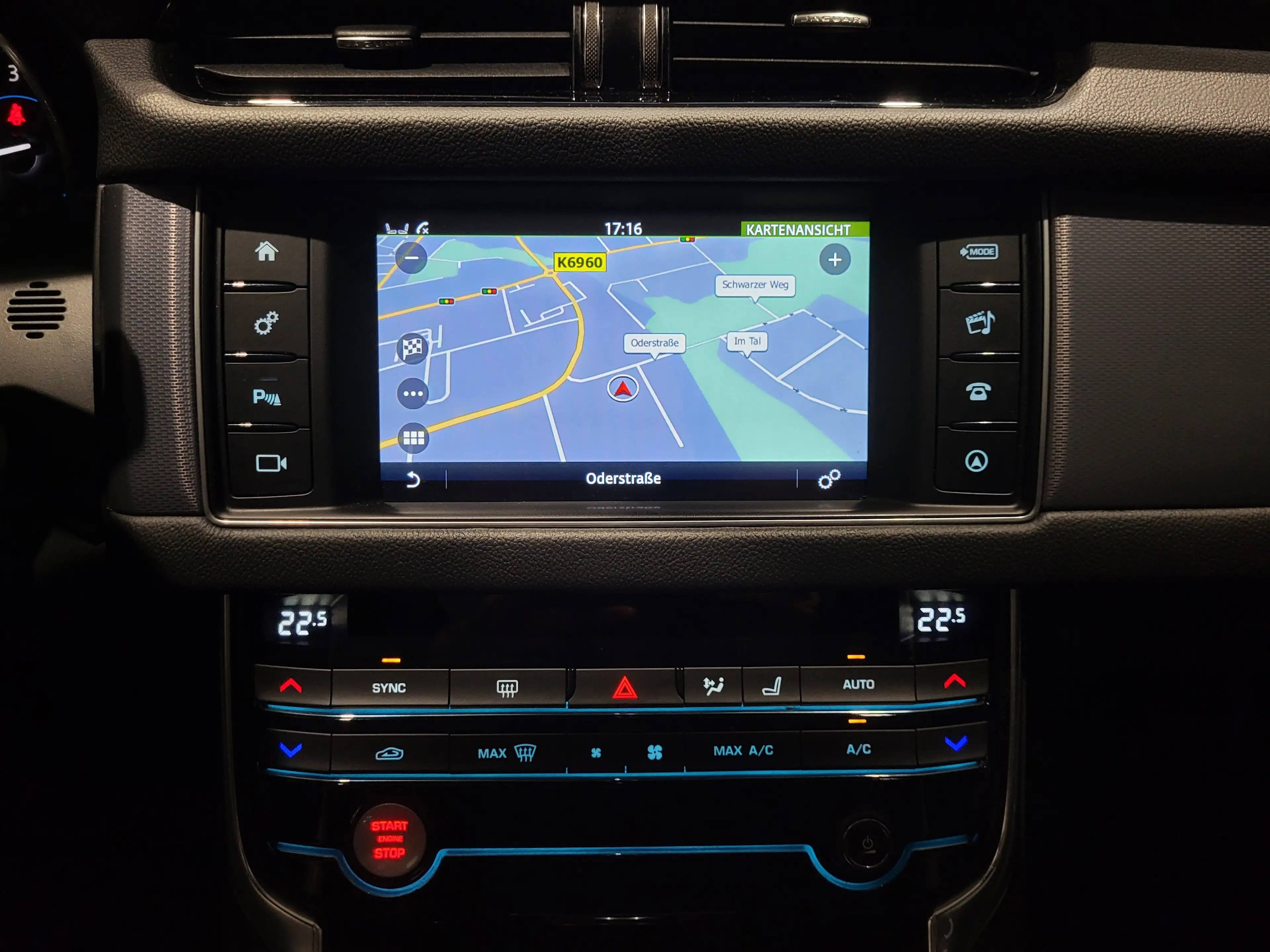 Jaguar XF 20d R-Sport *Navi| Xenon| Pano | PDC* — photo 12