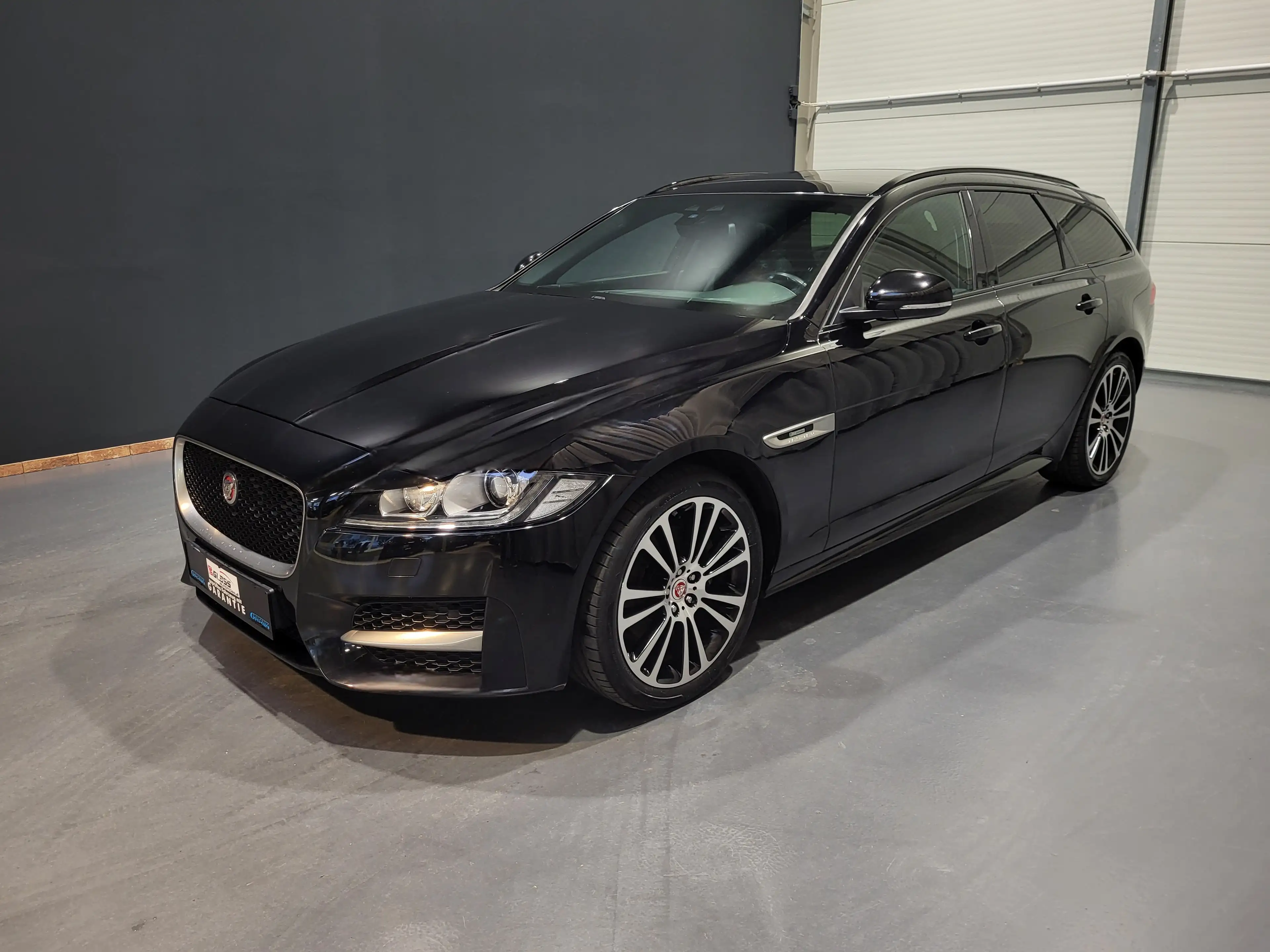 Jaguar XF 20d R-Sport *Navi| Xenon| Pano | PDC*