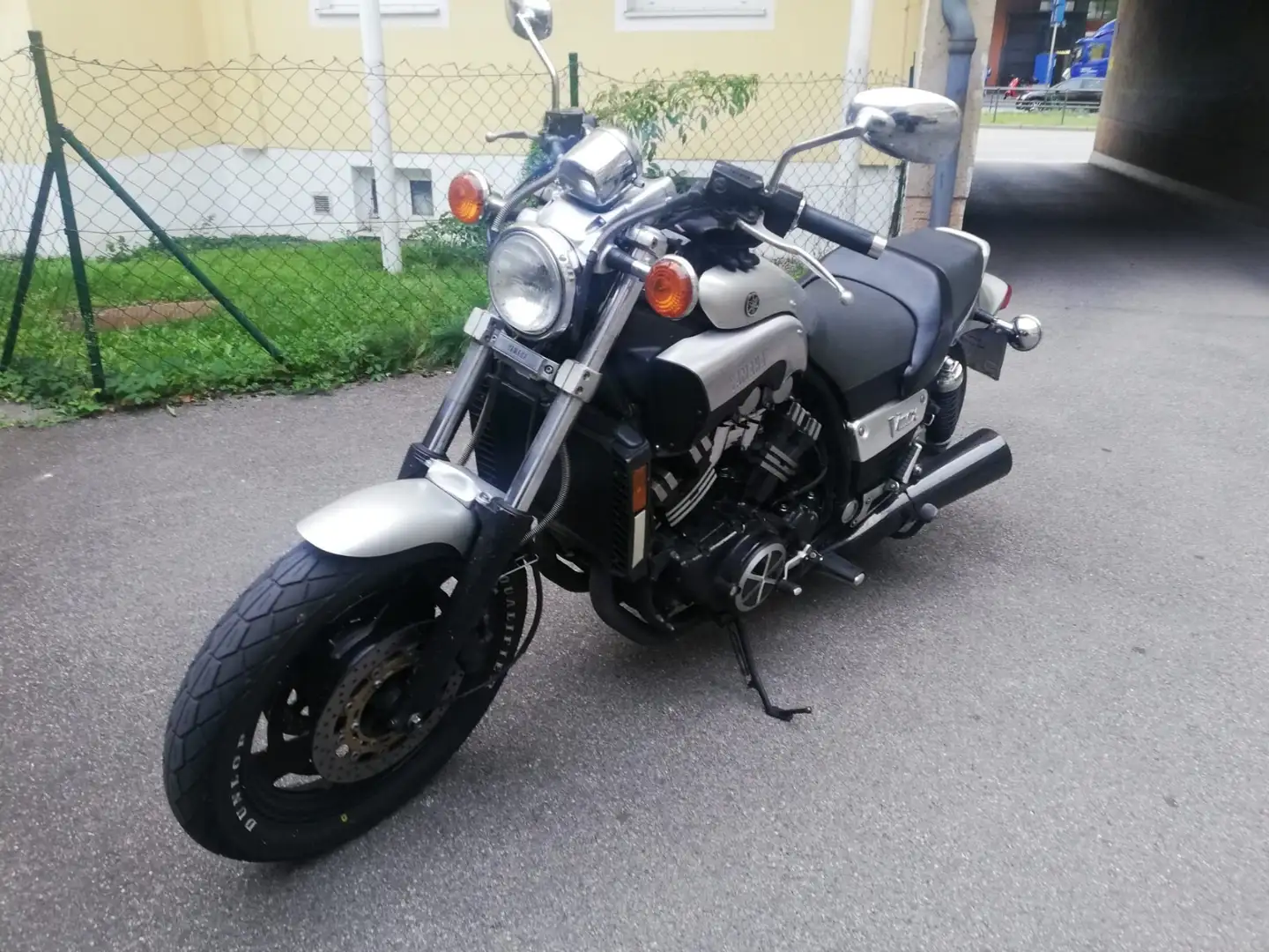 Yamaha Vmax Canada Ausführung Silber - 2