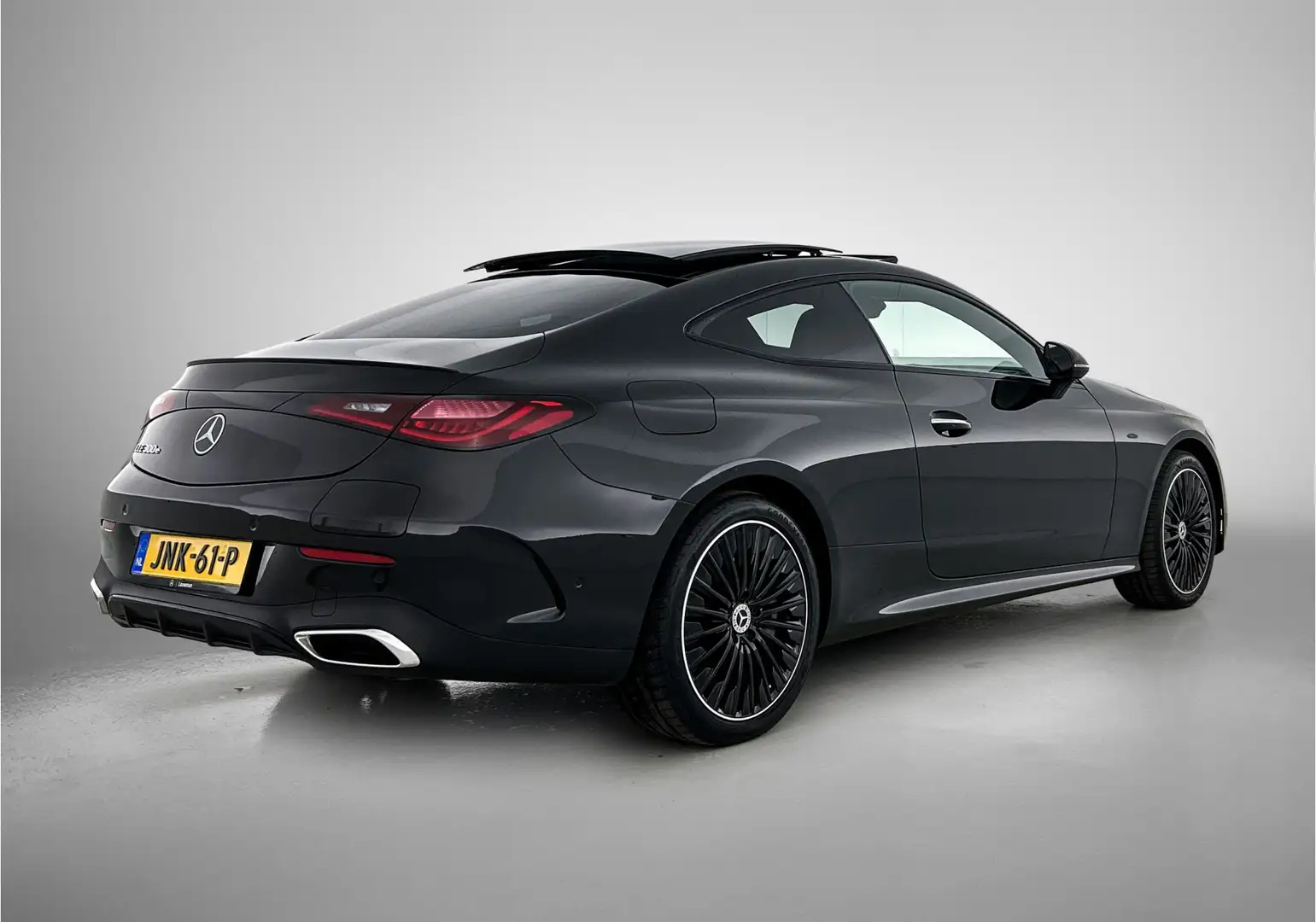 Mercedes-Benz CLE 300 Coupé e AMG Plug-In Hybride AMG Line | Night Pakke Zwart - 2