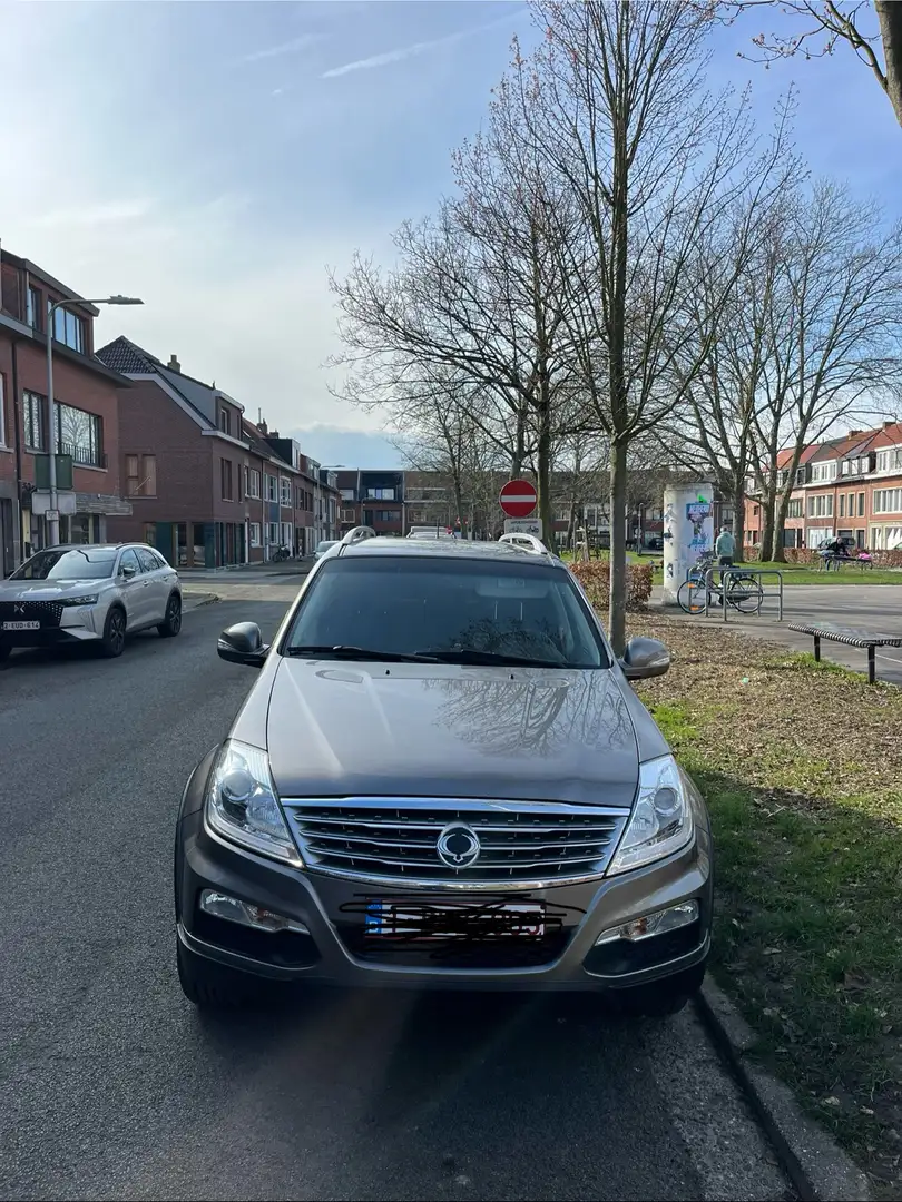 SsangYong Rexton II RX 270 Xdi Quartz Bronce - 1