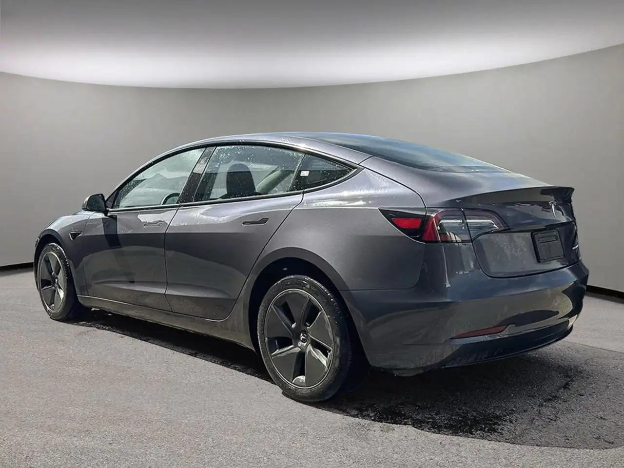 Tesla Model 3 снимка Tesla Model 3