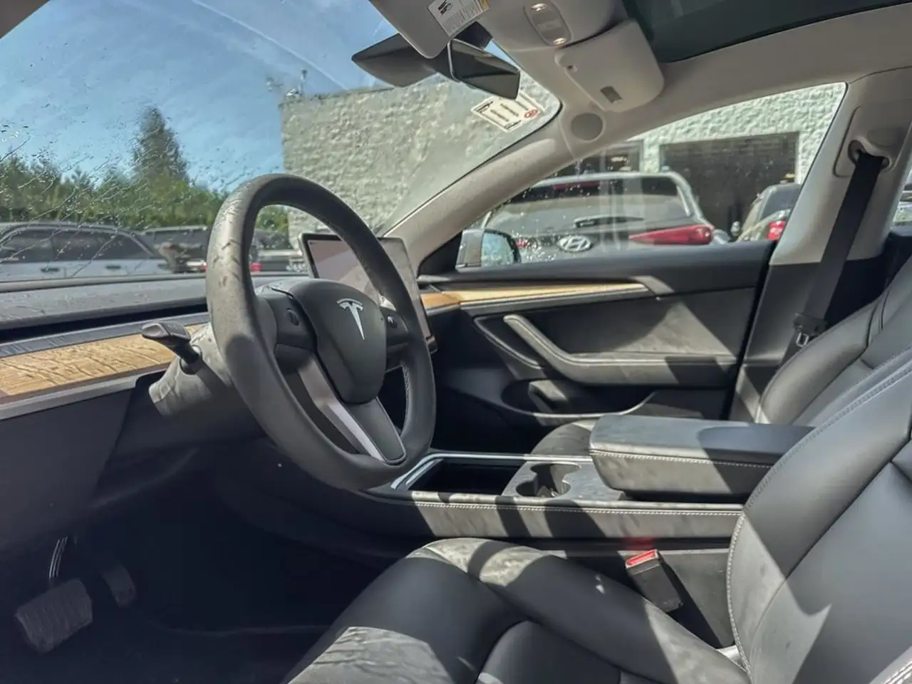 Tesla Model 3 снимка Tesla Model 3