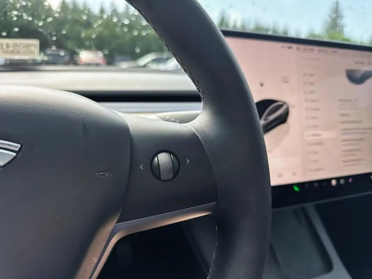 Tesla Model 3 снимка Tesla Model 3