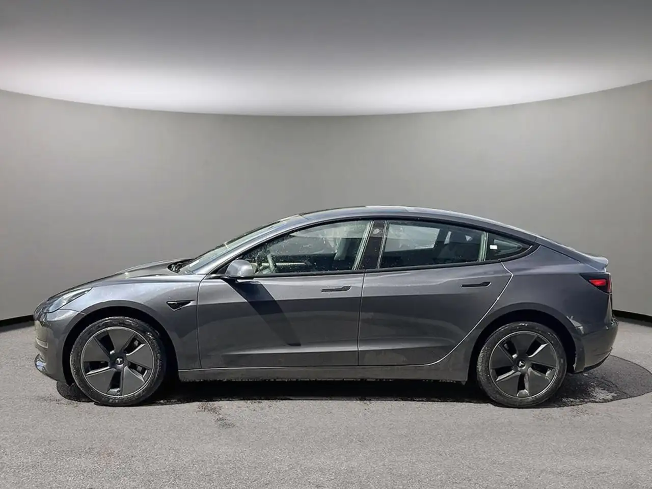 Tesla Model 3 снимка Tesla Model 3