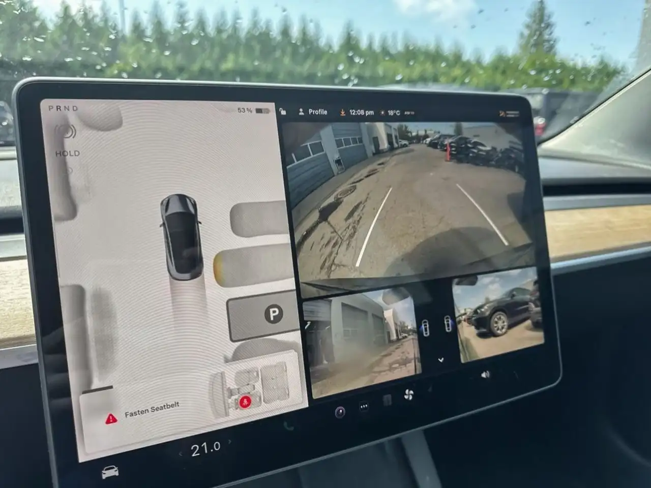 Tesla Model 3 снимка Tesla Model 3
