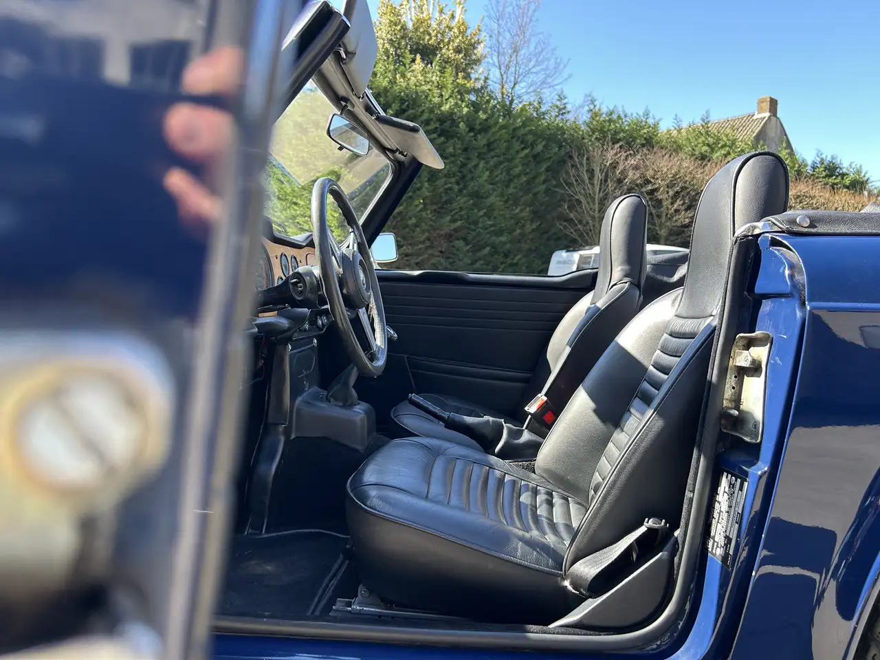 Triumph TR6 Matching / Restored / SU carbs / Electronic Ign, foto 2