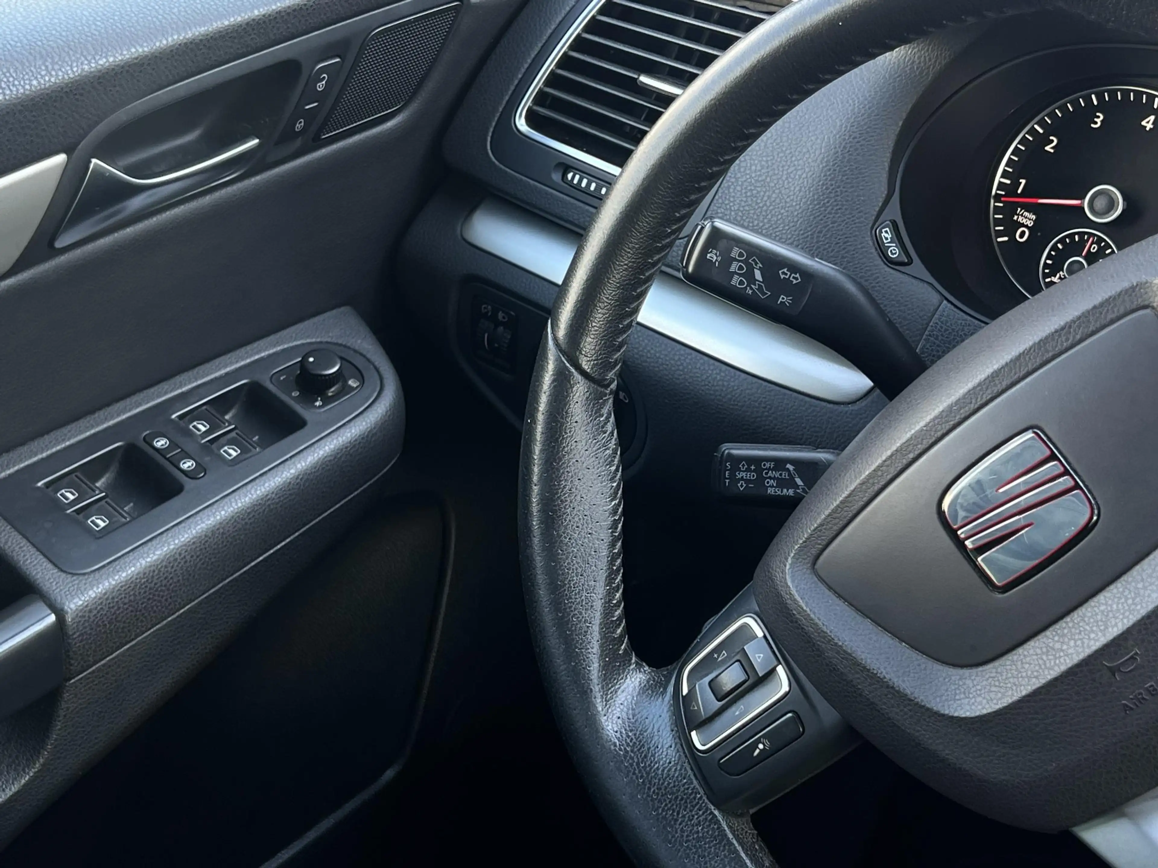 SEAT Alhambra 1.4 TSI Businessline 7p LEDER MEMORY CAM — photo 15