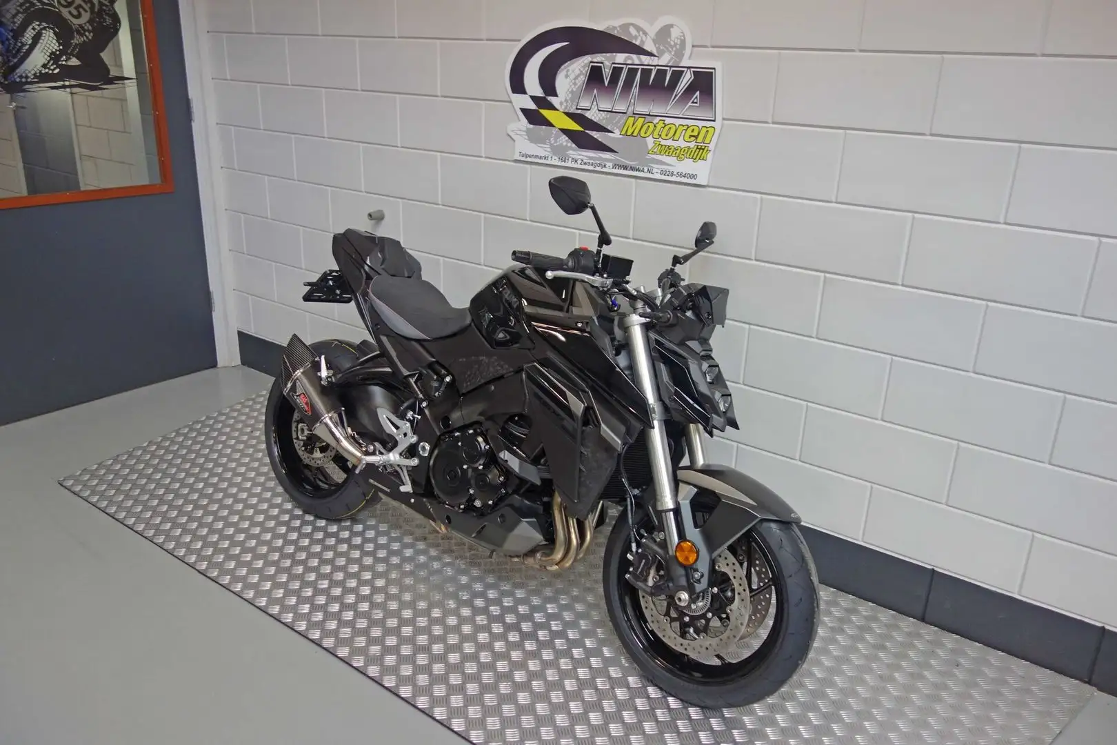 Suzuki GSX-S 950 Schwarz - 2